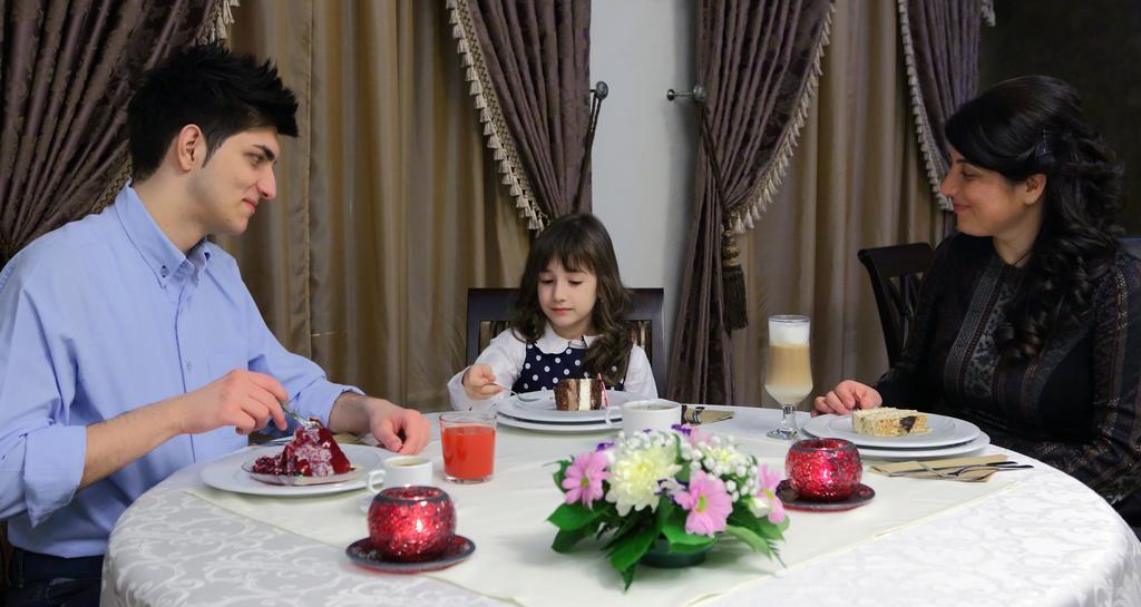 Rădăuţi Hotel Galany מראה חיצוני תמונה