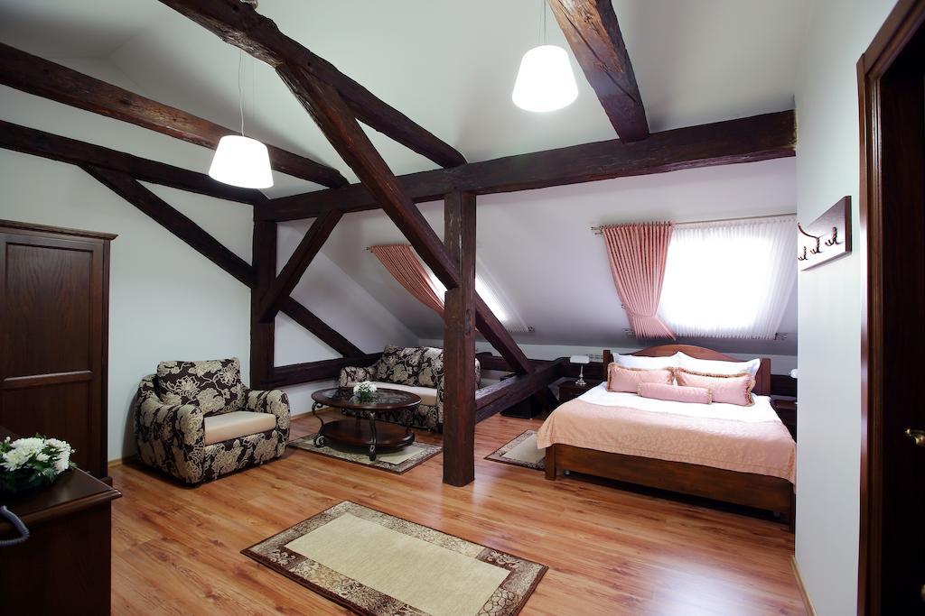 Rădăuţi Hotel Galany מראה חיצוני תמונה