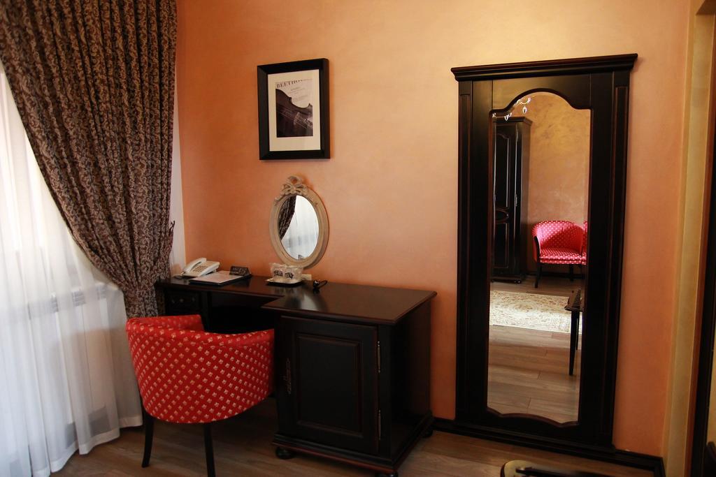 Rădăuţi Hotel Galany מראה חיצוני תמונה